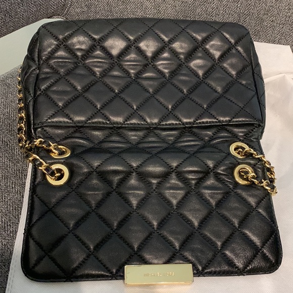 Michael Kors Sloan large black quilted lamb skin and gold hardware purse - Picture 7 of 16